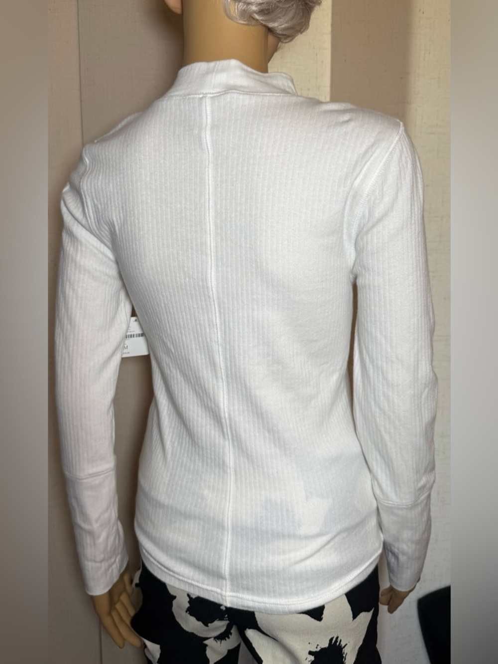 NWTs Free People Intimately mock turtle neck, ribbed, “THE RICKIE” top. Sz. M - Picture 7 of 12